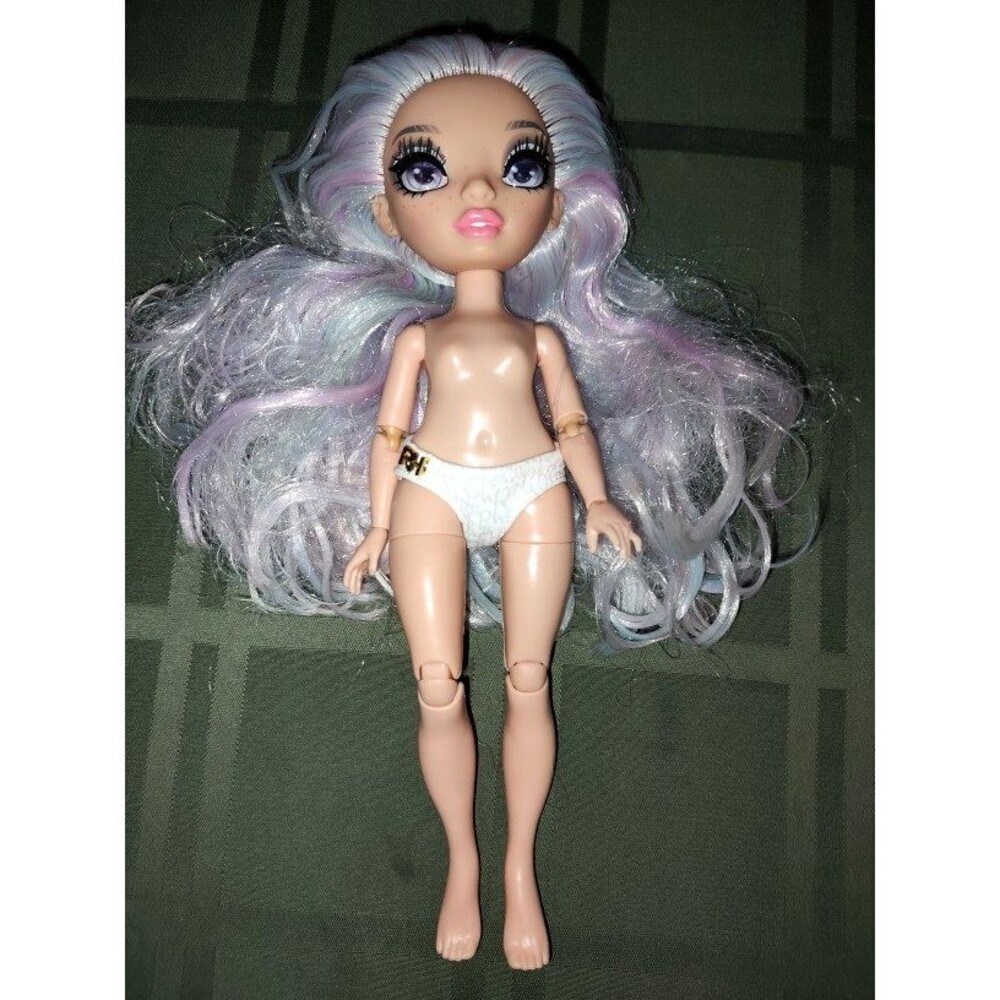 Rainbow High Pacific Coast Margot De Perla Iridescent Opal Lilac Hair Doll 10"